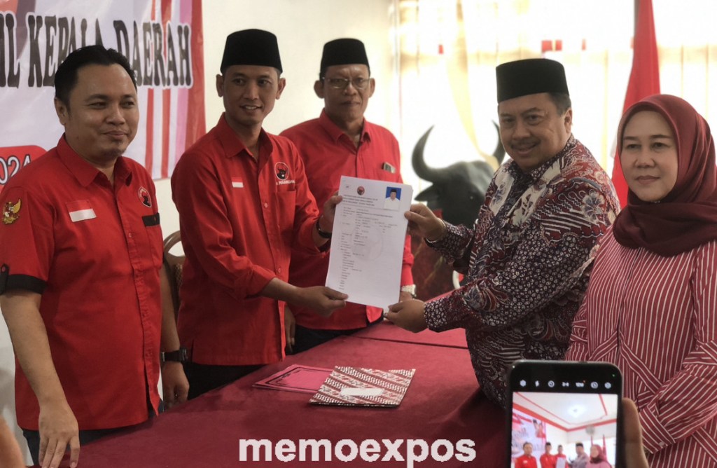 Warsubi Mendaftar Bacabup Jombang di PDIP, Akankah Bersanding dengan Sumrambah?