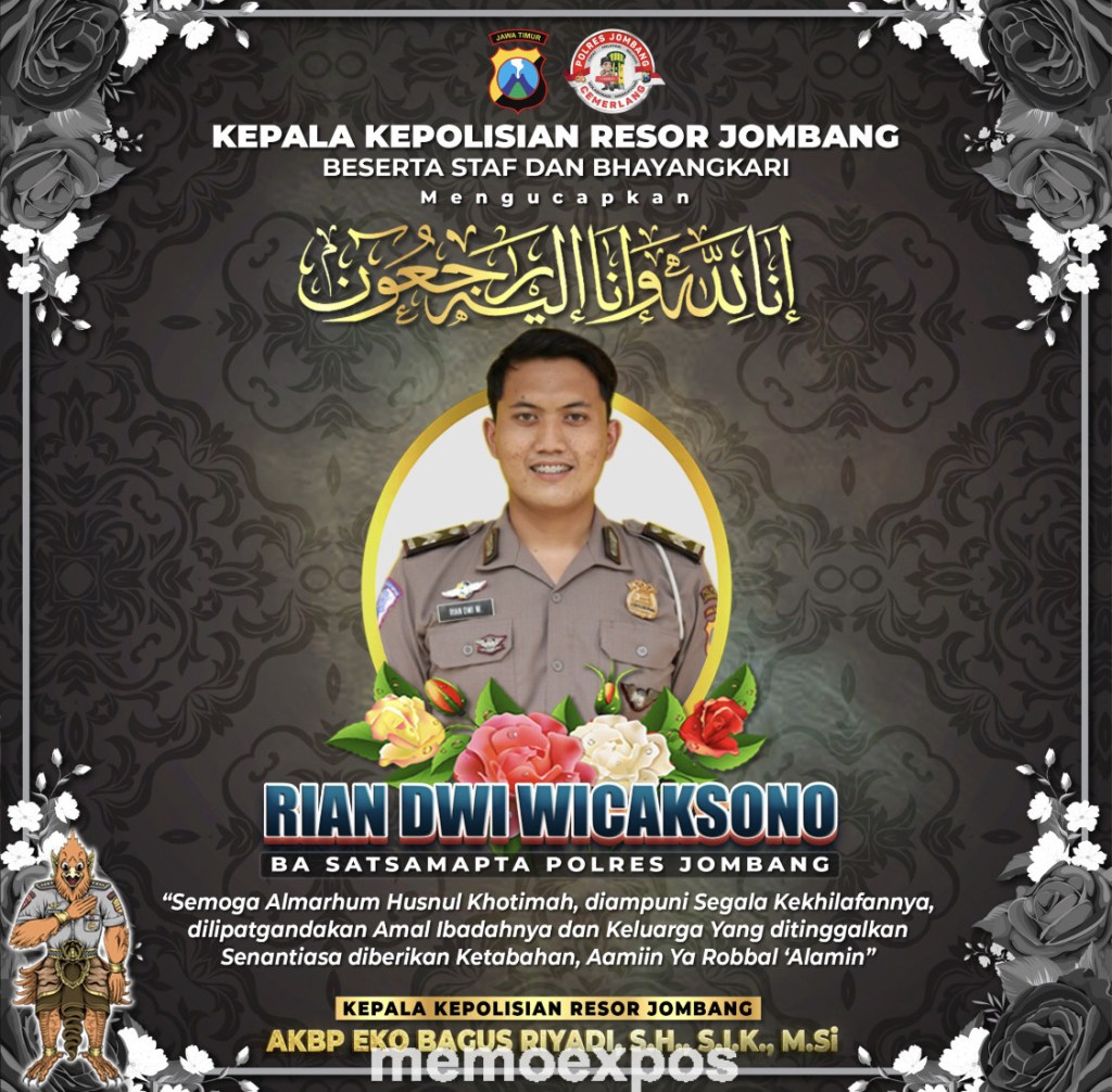 Polres Jombang Bersama Warga Makamkan Jenazah Briptu Rian di TPU Desa Sumberjo
