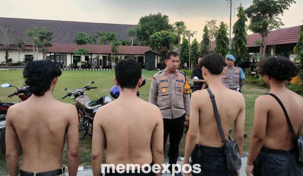 683 Botol Miras Berhasil Disita Polisi di Jombang, 4 Orang&nbsp;Diamankan